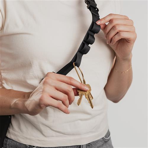 OB CASE ATTCH 2IN1 CROSSBODY STRAP-BLACK