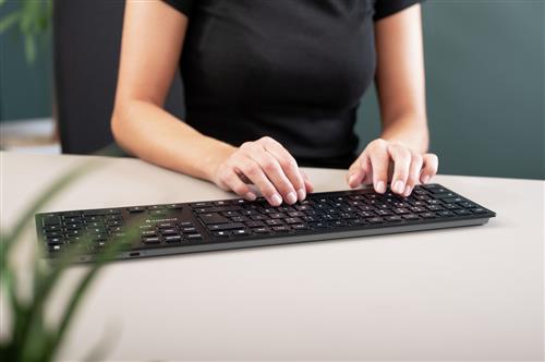CHERRY KW 9100 SLIM tastiera Universale RF senza fili + Bluetooth QWERTZ Svizzere Nero