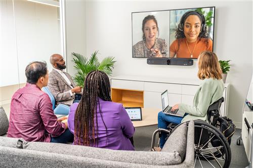 POLY Studio X70 All-In-One Video Bar with TC10 Controller Kit No Radio or Power Cord GSA/TAA sistema di conferenza 20 MP Collegamento ethernet LAN Barra di collaborazione video