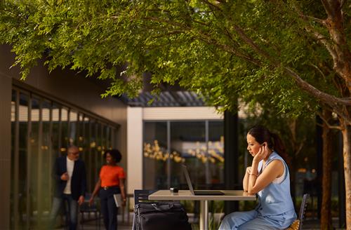 HP EliteBook Ultra G1i Next Gen AI PC Copilot+ PC Intel Core Ultra 7 268V Computer portatile 35,6 cm (14