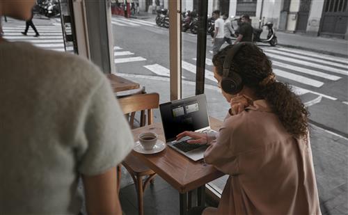 HP EliteBook Ultra G1q Copilot+ PC Qualcomm Snapdragon X1E-78-100 Computer portatile 35,6 cm (14