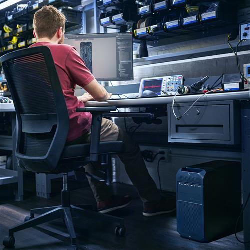 HP Z4 G5 Wolf Pro Security Edition Intel® Xeon® W w5-2545 64 GB DDR5-SDRAM 1 TB SSD Windows 11 Pro Tower Stazione di lavoro AI Workstation Nero