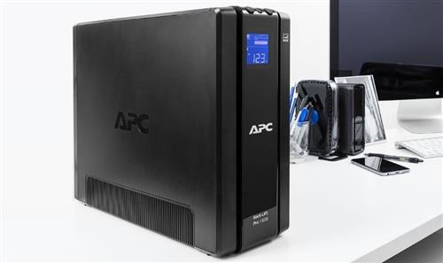 APC Back-UPS Pro gruppo di continuità (UPS) A linea interattiva 1,5 kVA 865 W 6 presa(e) AC
