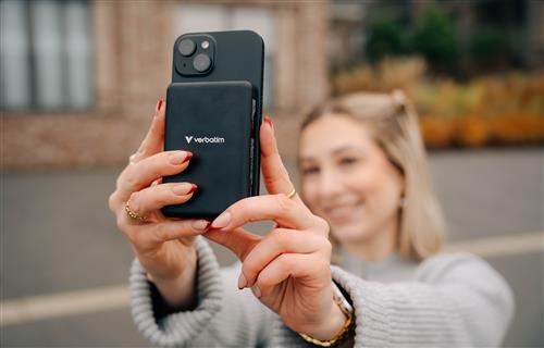 CHARGE/GO ESSENTIALS POWER BANK Magnetic Wireless 10000mAh Black