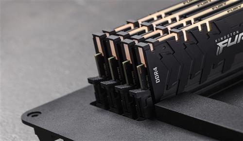 128GB DDR4-3600MT/S CL18 DIMM (Kit of 4) FURY Renegade RGB