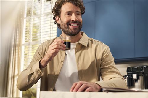 MACCH.CAFFE SERIE 1200 SUPERAUT. NERO/CASHMERE PANNAREL