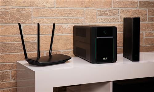 APC BACK-UPS 1600VA 230V AVR 