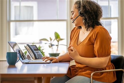 POLY Voyager 4320 USB-C Headset +BT700 dongle Auricolare Wireless A Padiglione Ufficio Bluetooth Nero