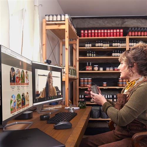 POLY Voyager Free 60+ UC Carbon Black Earbuds +BT700 USB-C Adapter +Touchscreen Charge Case Auricolare Wireless In-ear Musica e Chiamate USB tipo-C Bluetooth Nero