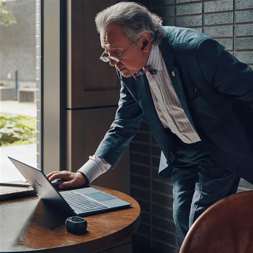 POLY Voyager Free 60+ UC Carbon Black Earbuds +BT700 USB-C Adapter +Touchscreen Charge Case Auricolare Wireless In-ear Musica e Chiamate USB tipo-C Bluetooth Nero